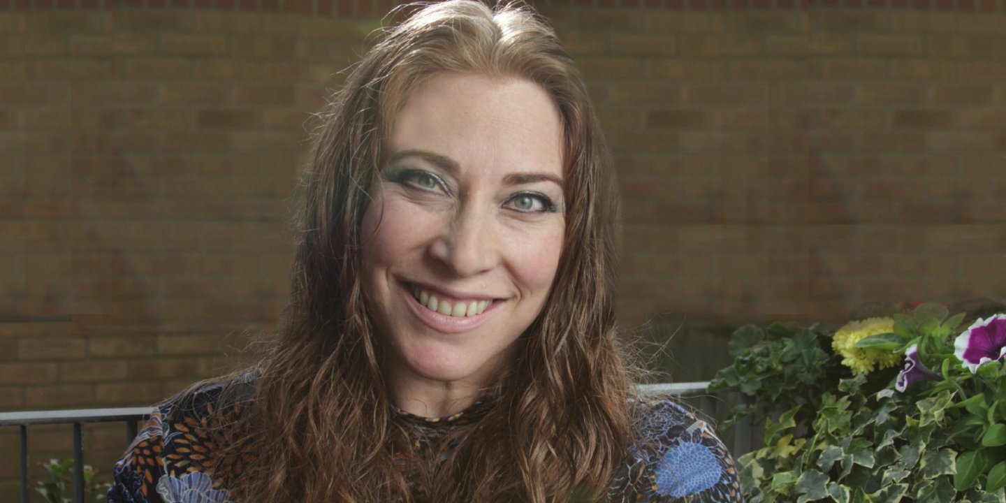 Head shot of Shana smiling.