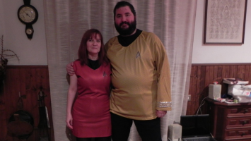 Photo of Miss Purple Pixie and WochiTV in Star Trek costumes