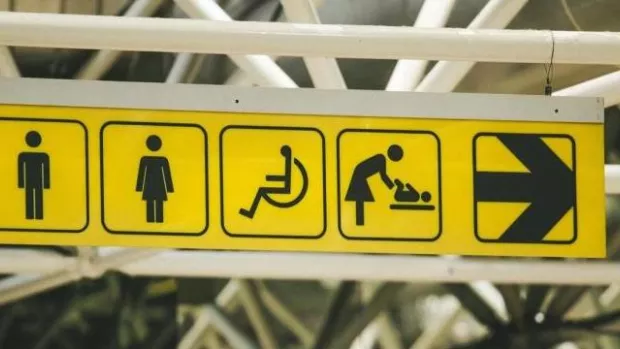 a photo of a WC sign